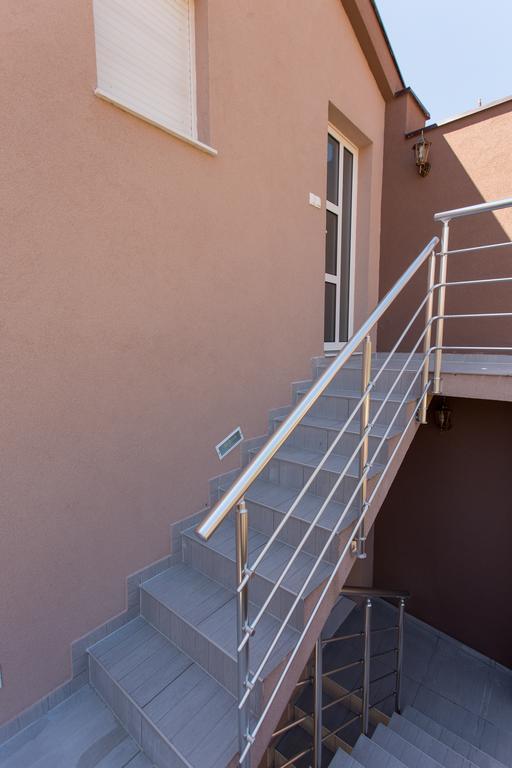 Apartments & Rooms Villa Zaad Мостар Екстериор снимка